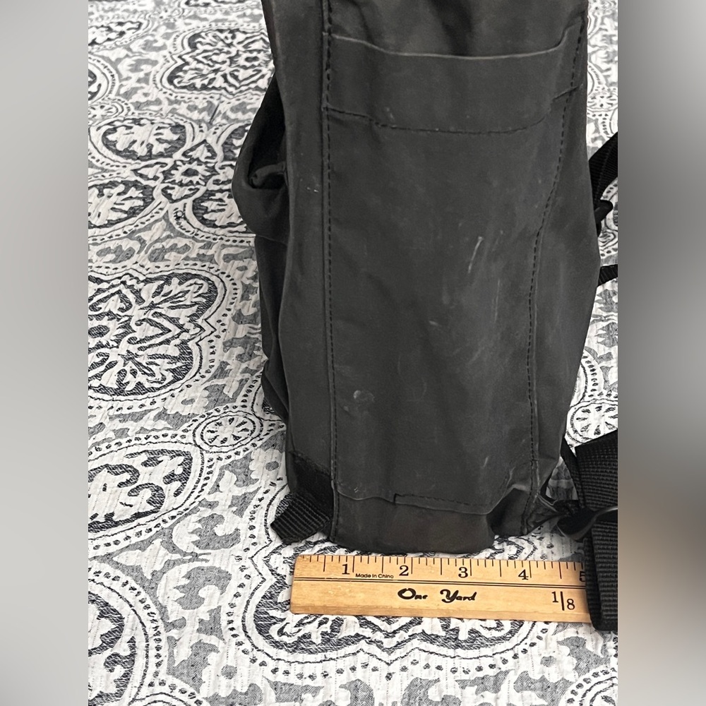 Fjall Raven KÅNKEN Charcoal EVERYDAY OUTDOOR Backpack - Picture 14 of 14